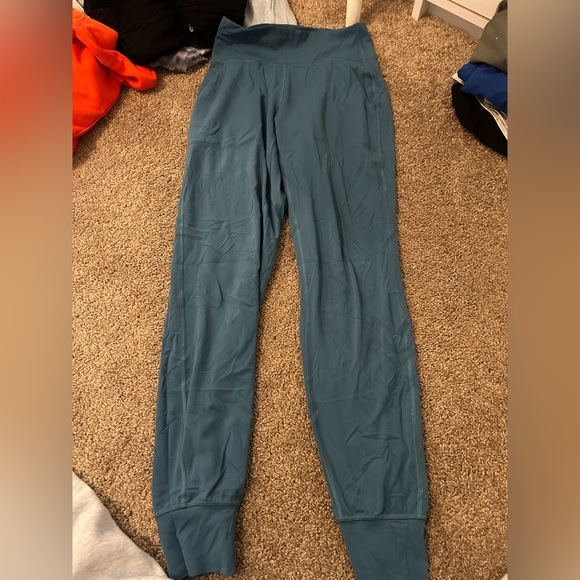 Lululemon Align Pant 28’, Size 4 - Picture 2 of 3